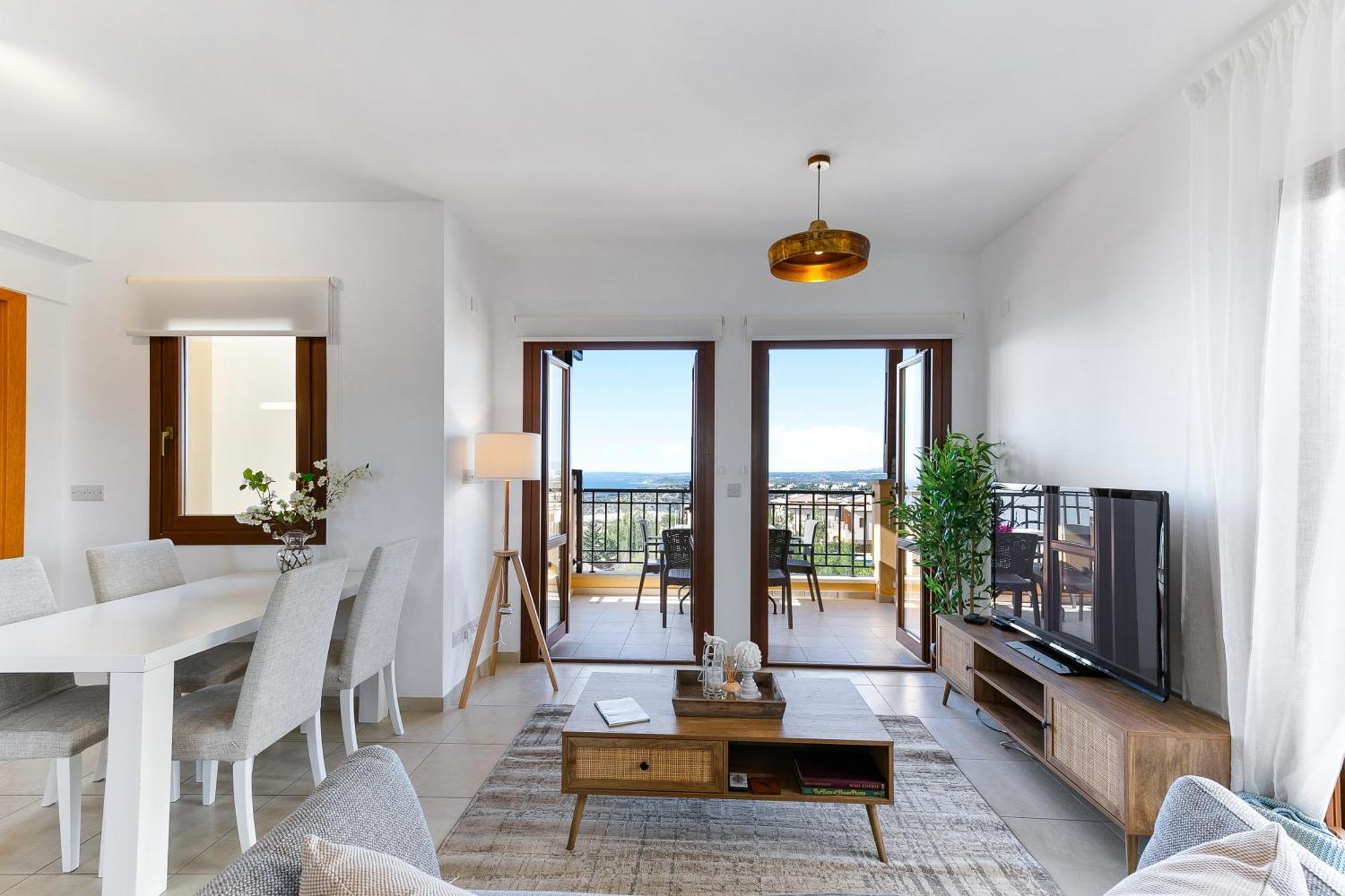 1 Bedroom Apartment Pyrgos With Beautiful Sea And Sunset Views, Aphrodite Hills Resort Kouklia Bagian luar foto