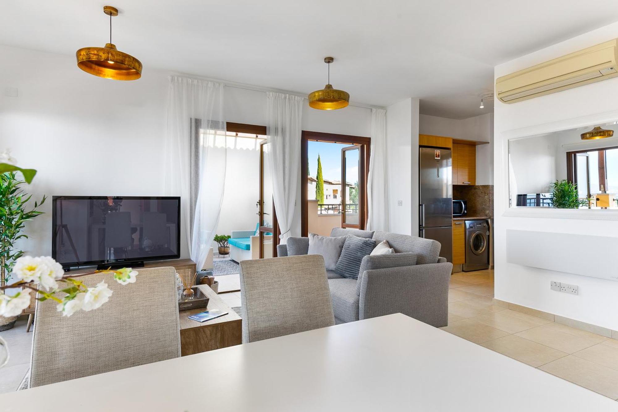 1 Bedroom Apartment Pyrgos With Beautiful Sea And Sunset Views, Aphrodite Hills Resort Kouklia Bagian luar foto